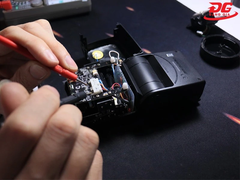 Quy trình sửa chữa tại Hoàng Hiệu Camera được thực hiện công khai