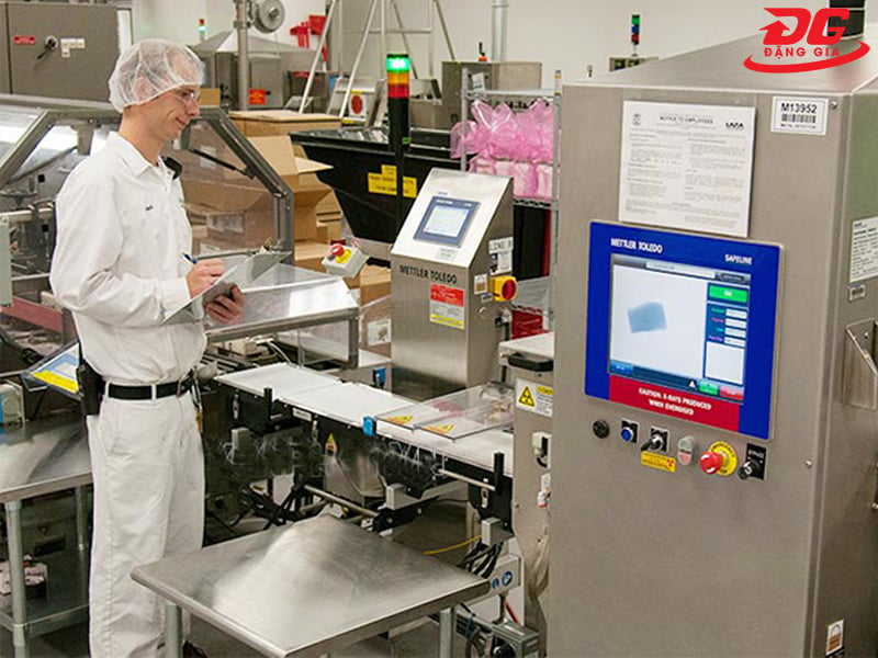máy dò kim loại thực phẩm mettler toledo