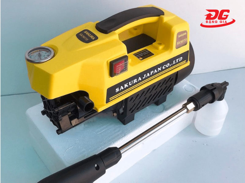 Máy xịt rửa xe Sakura đến từ Nhật Bản