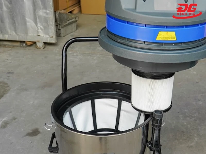 dung tích thùng chứa máy hút bụi 3600w