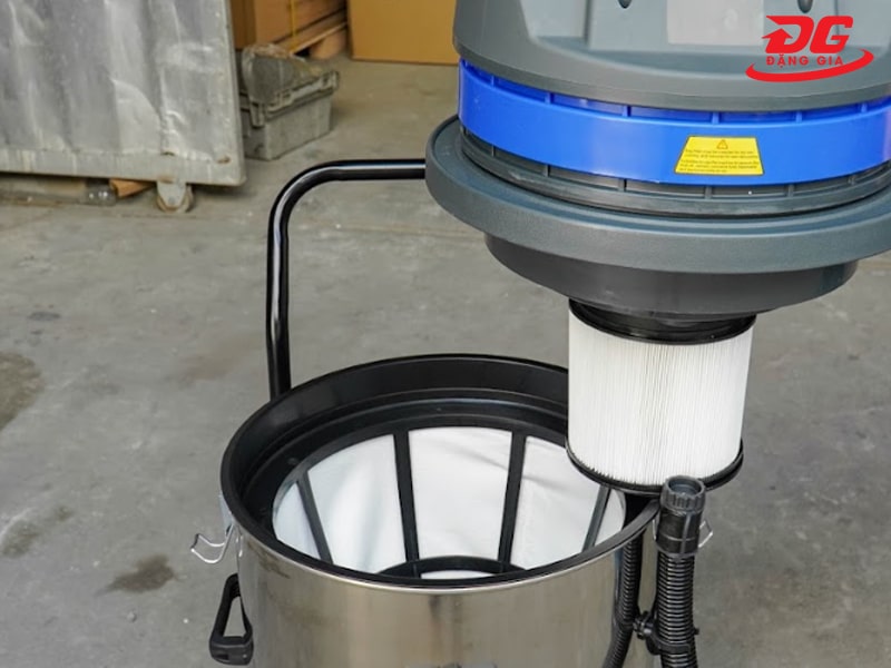 dung tích thùng chứa máy hút bụi 3600w