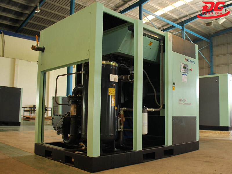 Máy nén trục vít Hanbell có dầu