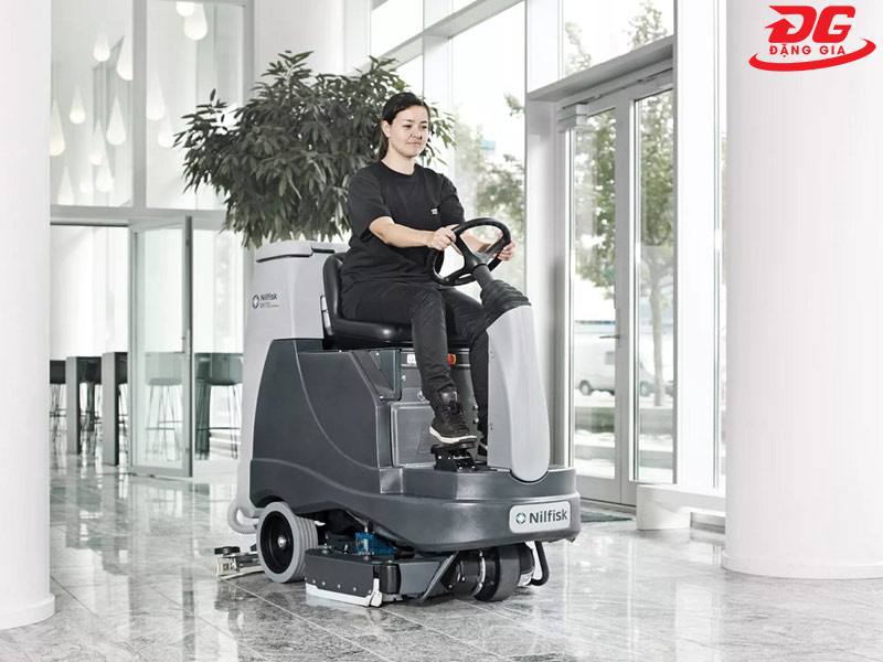 Máy chà sàn ngồi lái công nghiệp Nilfisk