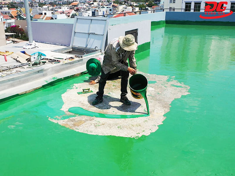Dùng sơn Epoxy để chống thấm sàn mái