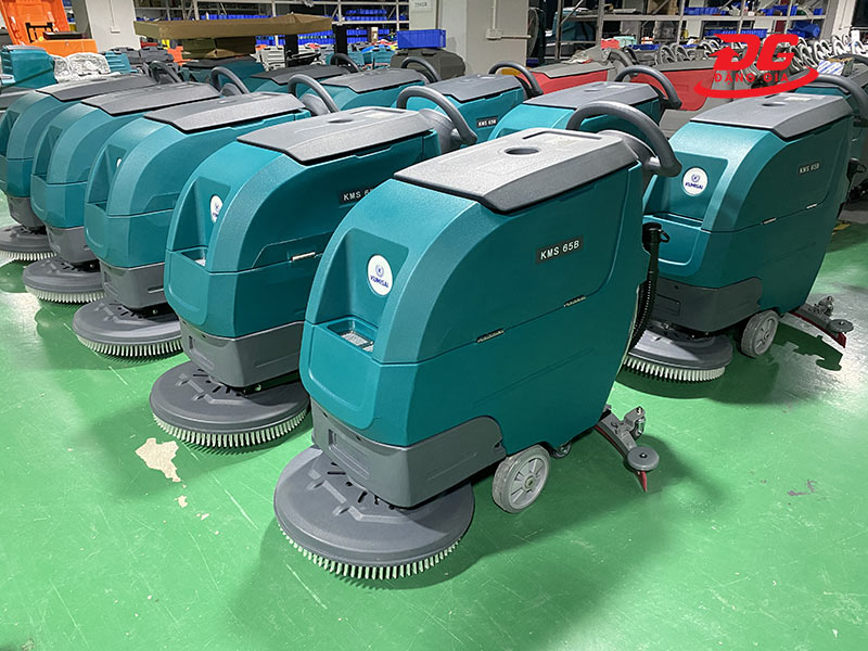 Máy chà sàn công nghiệp chạy acquy Kumisai KMS 65B