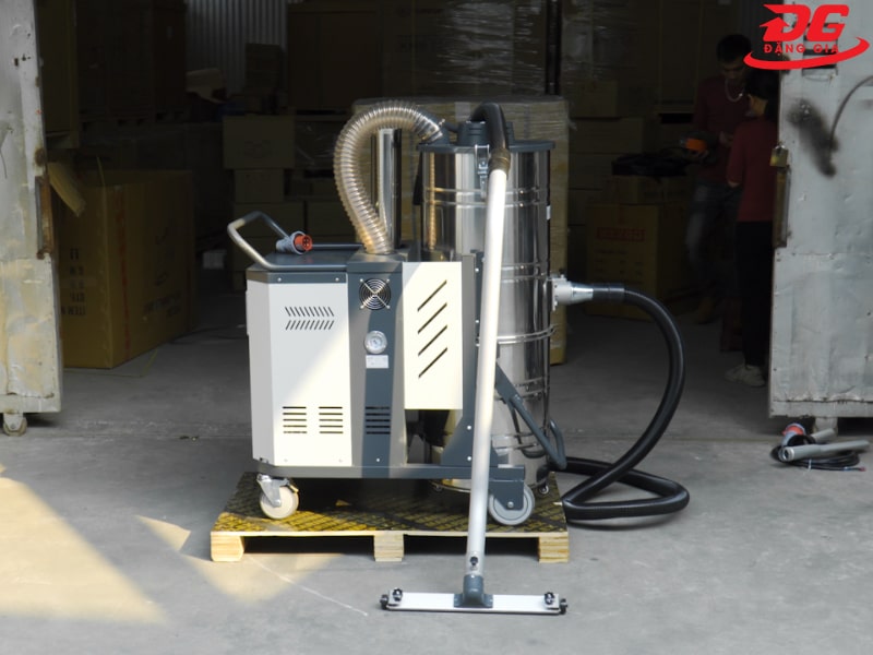 Máy hút bụi nhà xưởng 3 pha KMS100