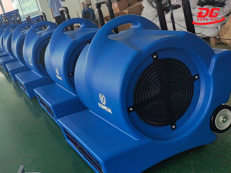 Quạt thổi thảm công nghiệp để làm khô sàn, thảm sau khi vệ sinh