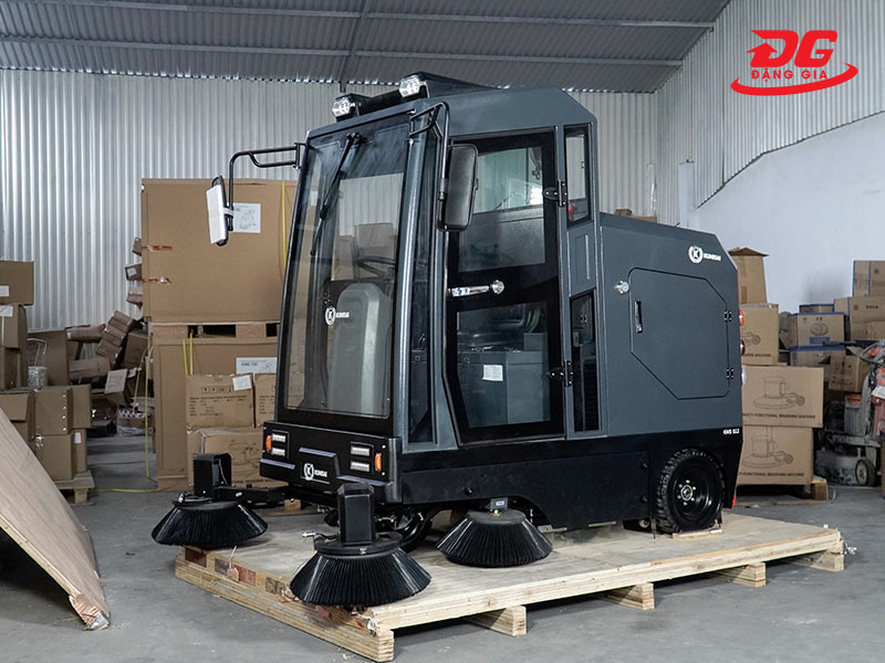 Xe quét rác công nghiệp Kumisai model KMS S12