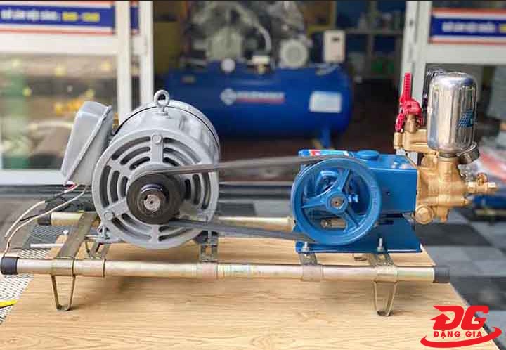 Máy rửa xe dây đai Maruyama 3HP