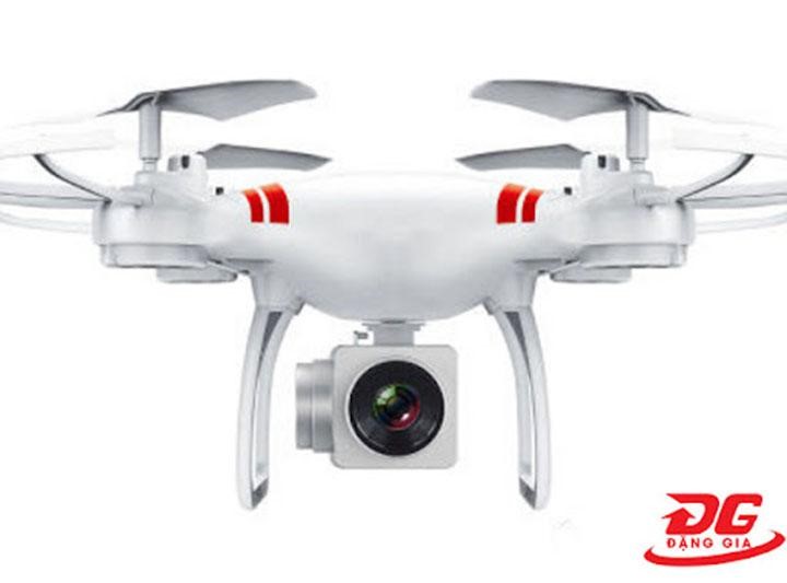 Hình ảnh Flycam bay lơ lửng trên không gian