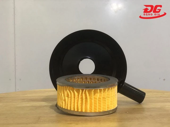 Thường xuyên vệ sinh lọc gió đầu máy nén khí