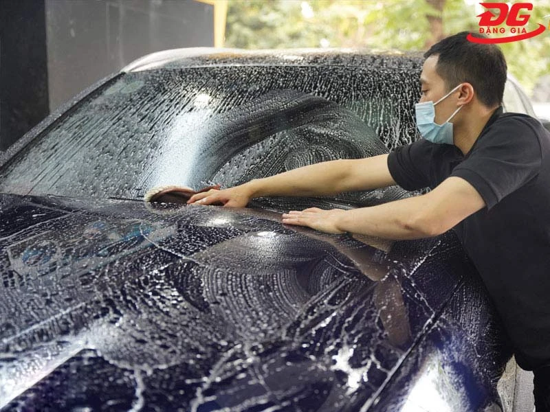 Tiệm rửa xe Sinh Phú