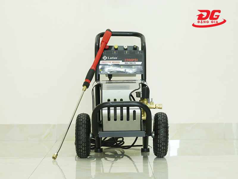 Máy xịt rửa xe cao áp Lutian 2200PSI chuyên dụng tại các tiệm rửa xe chuyên nghiệp