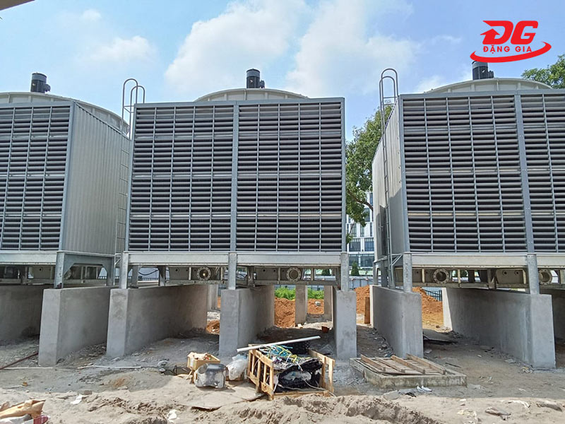 Tính công suất tháp dựa trên công suất tỏa nhiệt của máy móc