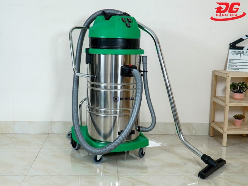 Máy hút bụi công nghiệp có thể hút bụi bẩn nhờ ứng dụng môi trường chân không