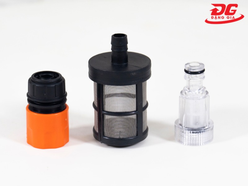 Lắp đầu lọc ngăn cặn bẩn cho máy rửa xe mini