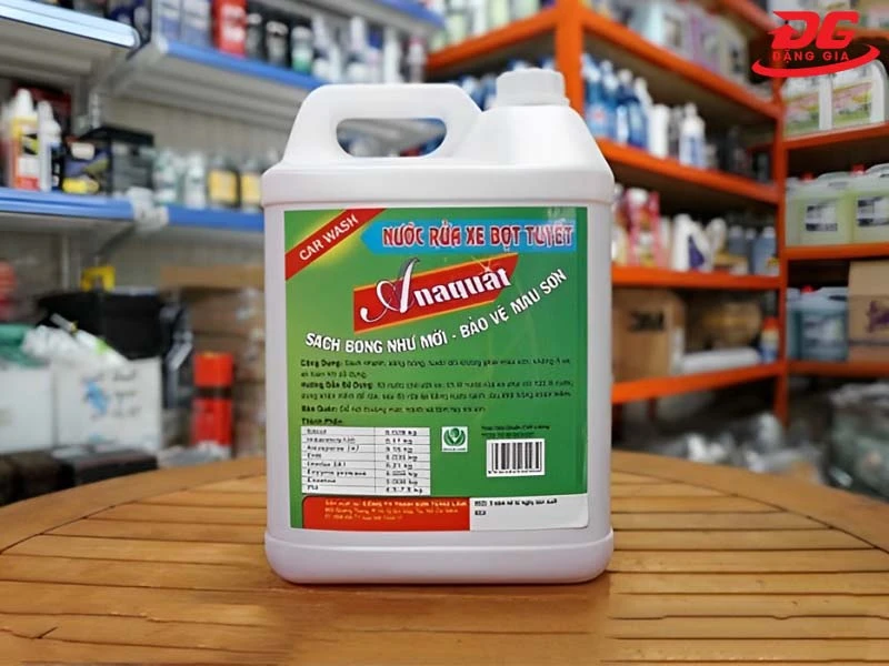 Dung dịch rửa xe bọt tuyết Anaquat