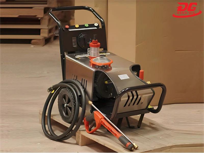 Máy rửa xe cao áp