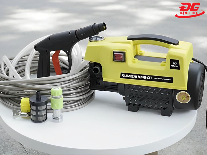 Giá máy rửa xe mini khá rẻ