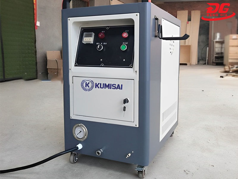 Máy rửa xe hơi nước nóng