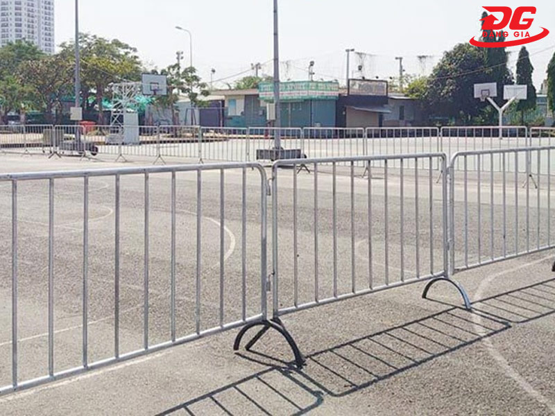 Rào chắn sắt có tính linh hoạt cao, độ bền ấn tượng