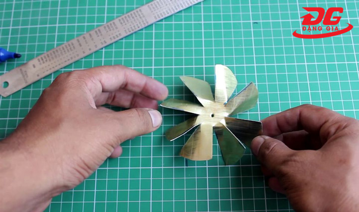 làm máy hút bụi mini