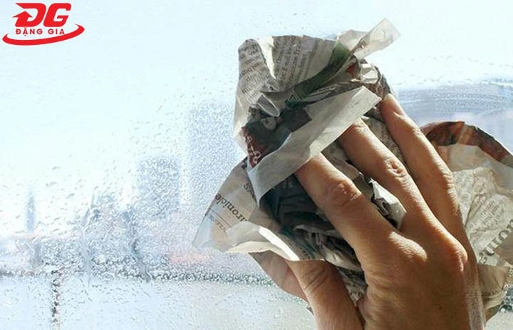 Sử dụng giấy bảo - giải pháp lau kính hiệu quả 