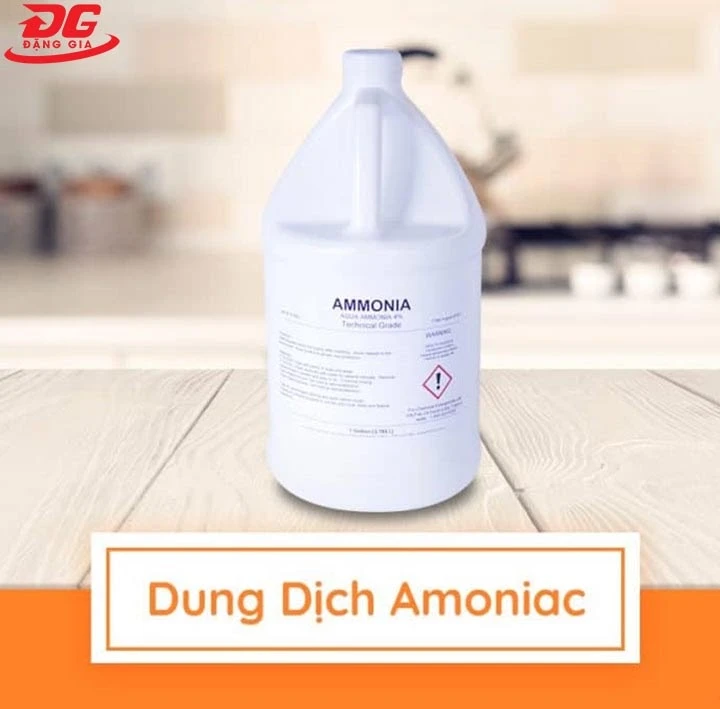 Làm sạch cửa kính hiệu quả  bằng Amoniac