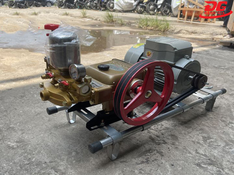 Máy rửa xe 5HP Maruyama Nhật Bản
