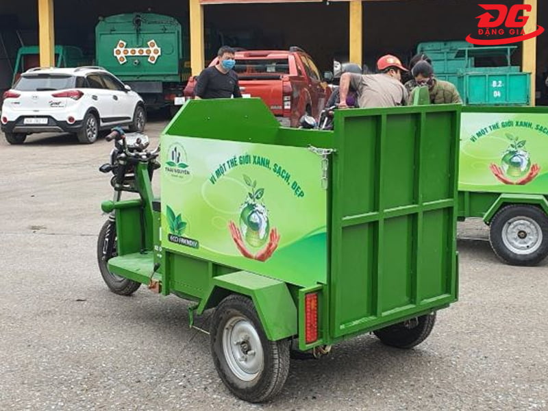 Xe chở rác 3 bánh chạy điện 2x240L