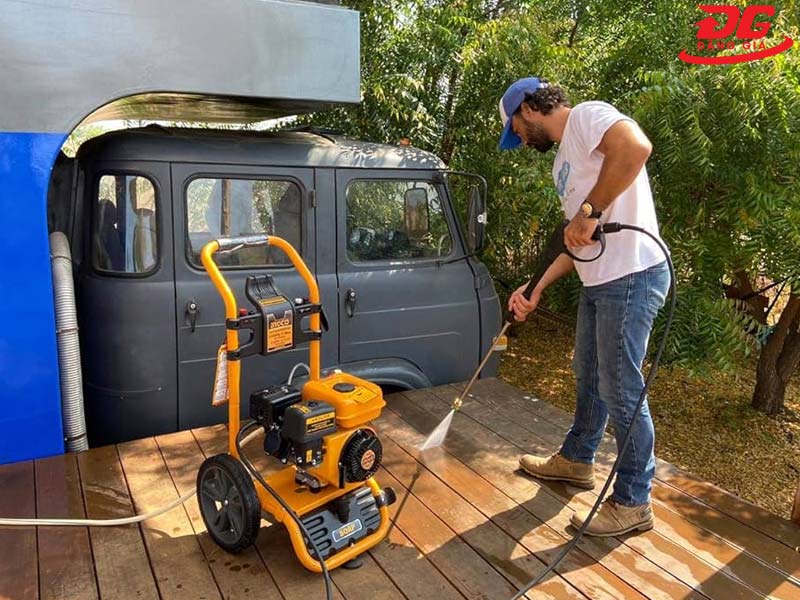 Máy bơm rửa xe áp lực cao chạy xăng Ingco GHPW2003