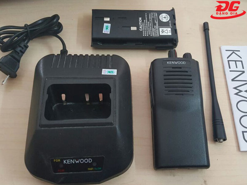 Máy bộ đàm cầm tay giá rẻ Kenwood TK2107