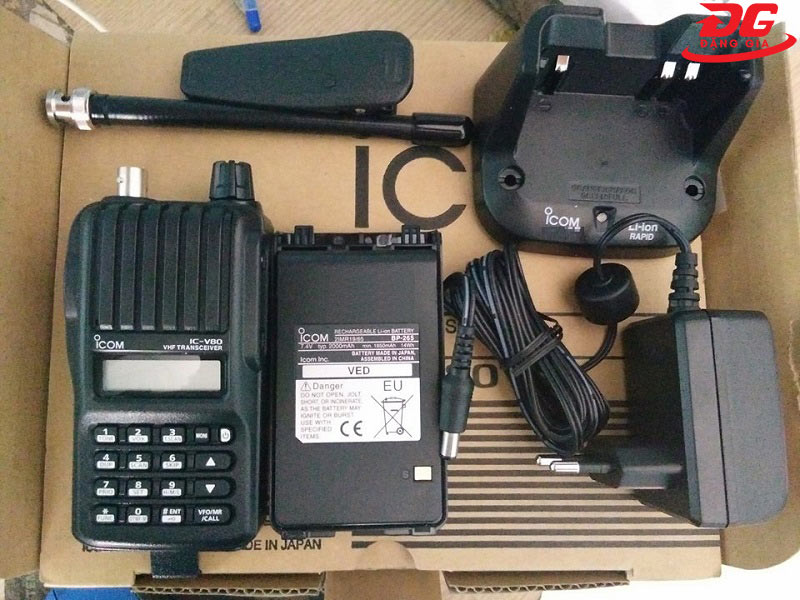 Bộ đàm cầm tay Nhật Bản Icom IC-V80