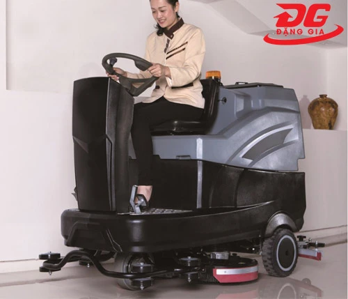 Máy chà sàn ngồi lái Kumisai KMS-62 2