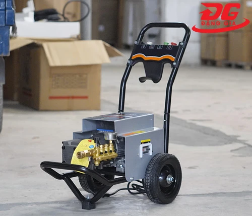 Máy xịt rửa xe Palada PD 80/2.2 3