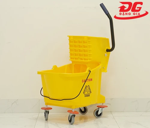 Xe vắt móp đơn 32 lít 4