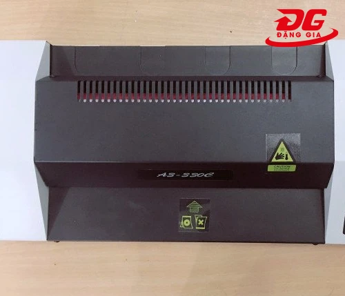 Máy ép plastic A3 YT330E 6