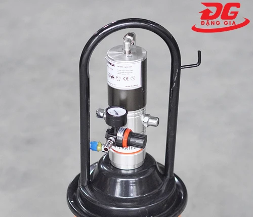 Máy bơm mỡ Kumisai 12L model KMS-12S 2