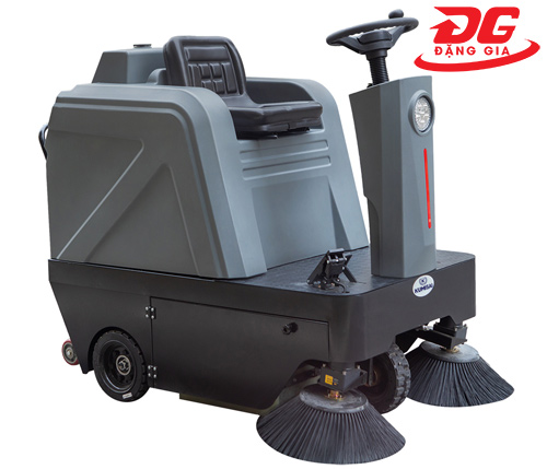 Xe quét rác ngồi lái Kumisai KMS-1250E