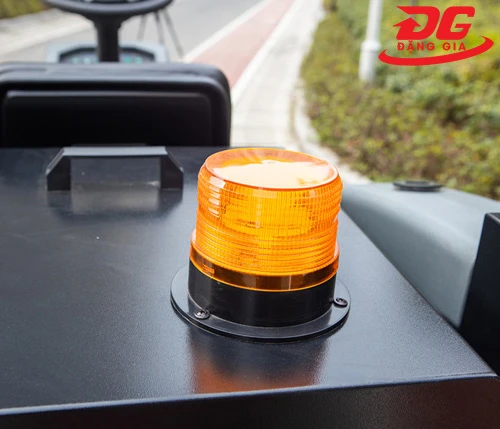 Xe quét rác ngồi lái Kumisai KMS-1350E 2