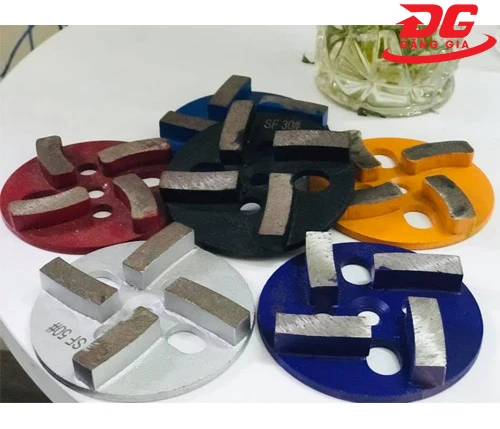Đĩa mài sàn bê tông 4 lưỡi SF07 3