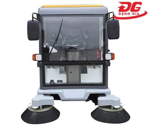 Xe quét rác ngồi lái Kumisai KMS 1800 4