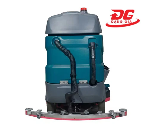 Mặt sau máy chà sàn liên hợp ngồi lái Kumisai D9H