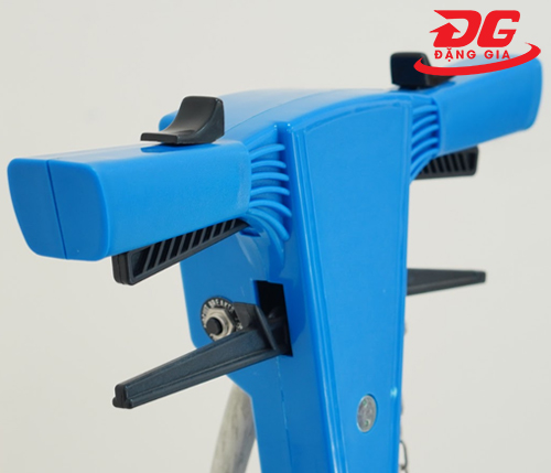 Máy chà sàn giặt thảm BF522 2