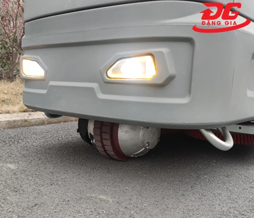 Máy chà sàn ngồi lái Kumisai KMS 245 2