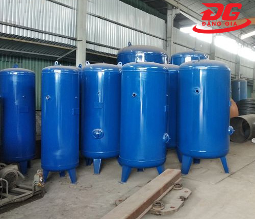 Bình nén khí 300 lít, áp lực làm việc 10 kg/cm²