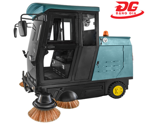 Xe quét rác ngồi lái Kumisai KMS 78