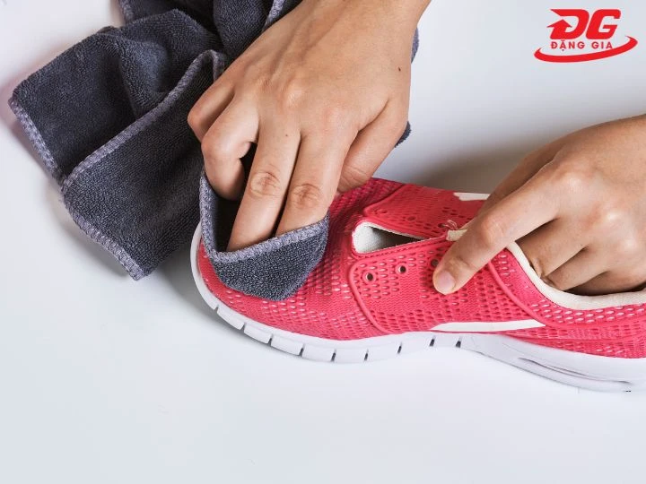 Cách giữ giày bóng rổ bền lâu