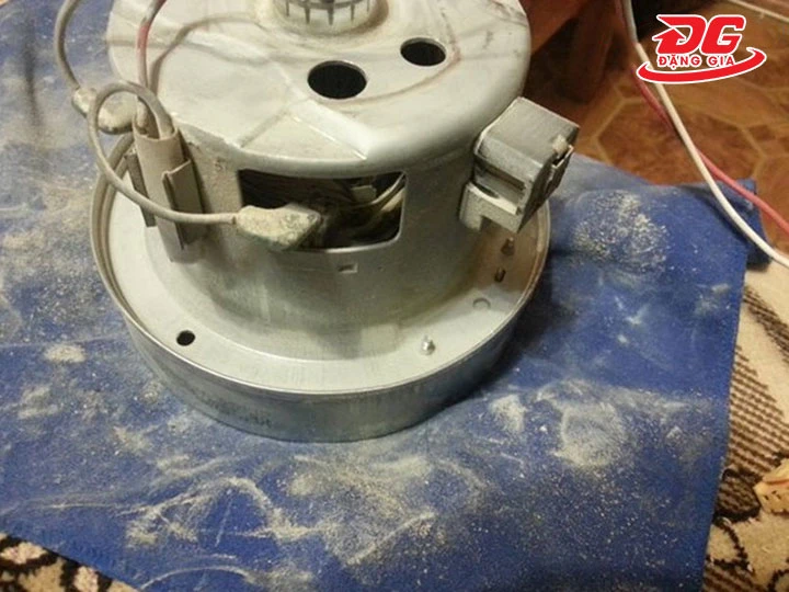 motor máy chà sàn bị cháy