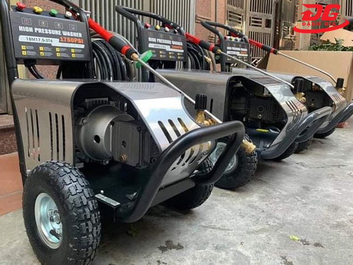 Máy rửa xe Tolsen: Giá rẻ, Siêu bền, Đáng tiền